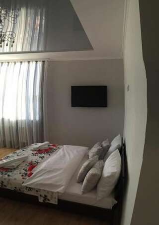 Апартаменты VIP Apartament in the center Трускавец Номер-студио с видом на горы-44